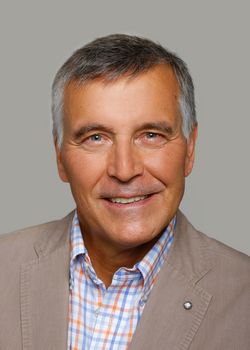 Dr. Jens Bastian