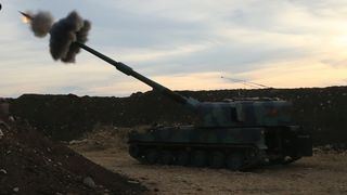 Raketenangriff türkischer Grenztruppen auf die PKK am 21. November 2022 in Gaziantep, Türkei.