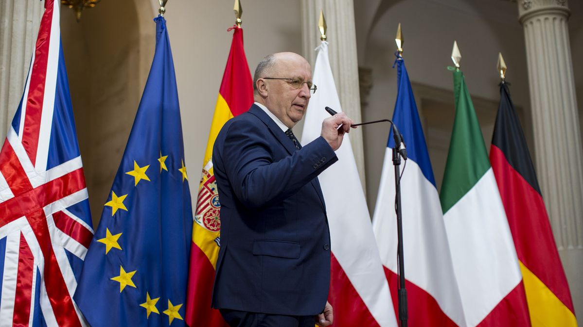 Außenminister in Madrid, Andrius Kubilius, spricht bei dem Treffen der G5