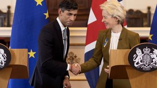 Der britische Premierminister Rishi Sunak und EU-Kommissionspräsidentin Ursula von der Leyen während einer Pressekonferenz in Windsor, Berkshire, im Februar 2023