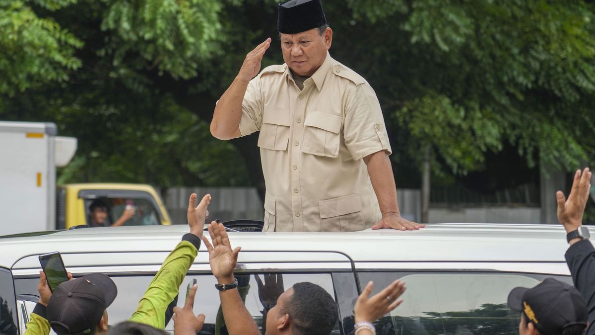 Newly elected Indonesian President and former Defence Minister Prabowo Subianto greets his supporters in Jakarta, Indonesia, 15 February 2024.