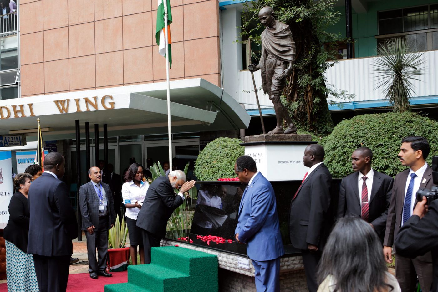 Indian Prime Minister Narendra Modi at Ghandi statue during his visit to Kenya