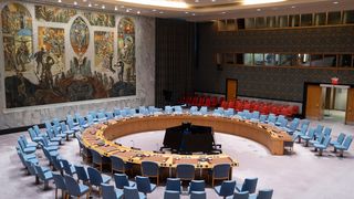 Ein leerer UN-Sitzungssaal