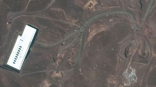 Die iranische Anreicherungsanlage mit Zubringerstraßen