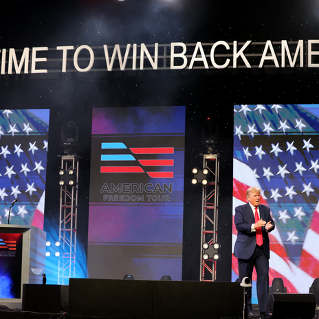 Der ehemalige US-Präsident Donald Trump spricht bei der "American Freedom Tour" in Austin, Texas.