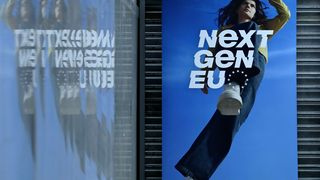 EU-Plakat mit der Aufschrift "NEXT GEN EU" auf einem Krankenhausflur im Bukarester Universitätskrankenhaus, 27. September 2021.