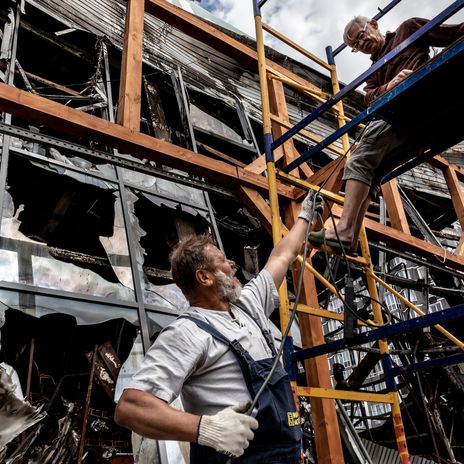 Wiederaufbauarbeiten in der Ukraine