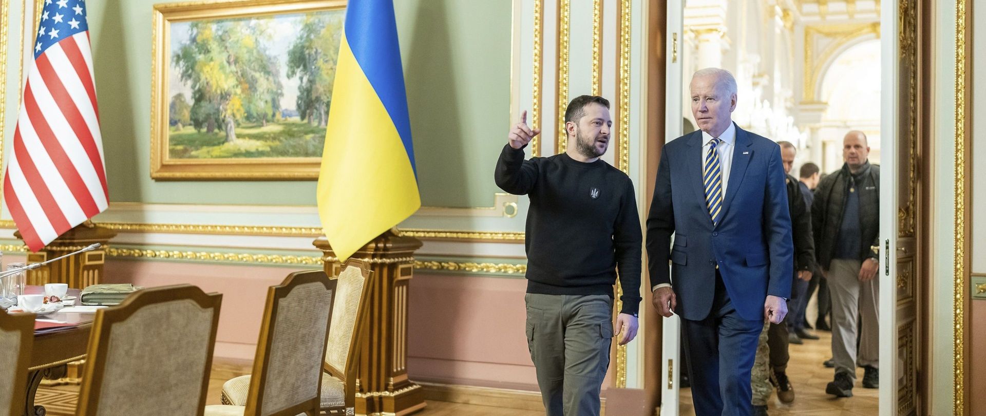 US-Präsident Joe Biden beim Treffen mit dem ukrainischen Präsidenten Wolodymyr Selenskyj in Kiew im Februar 2023