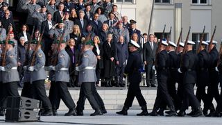 Würdigung der Mali-Einsätze mit Abschlussappell auf dem Paradeplatz des Verteidigungsministeriums am 11. April 2024 