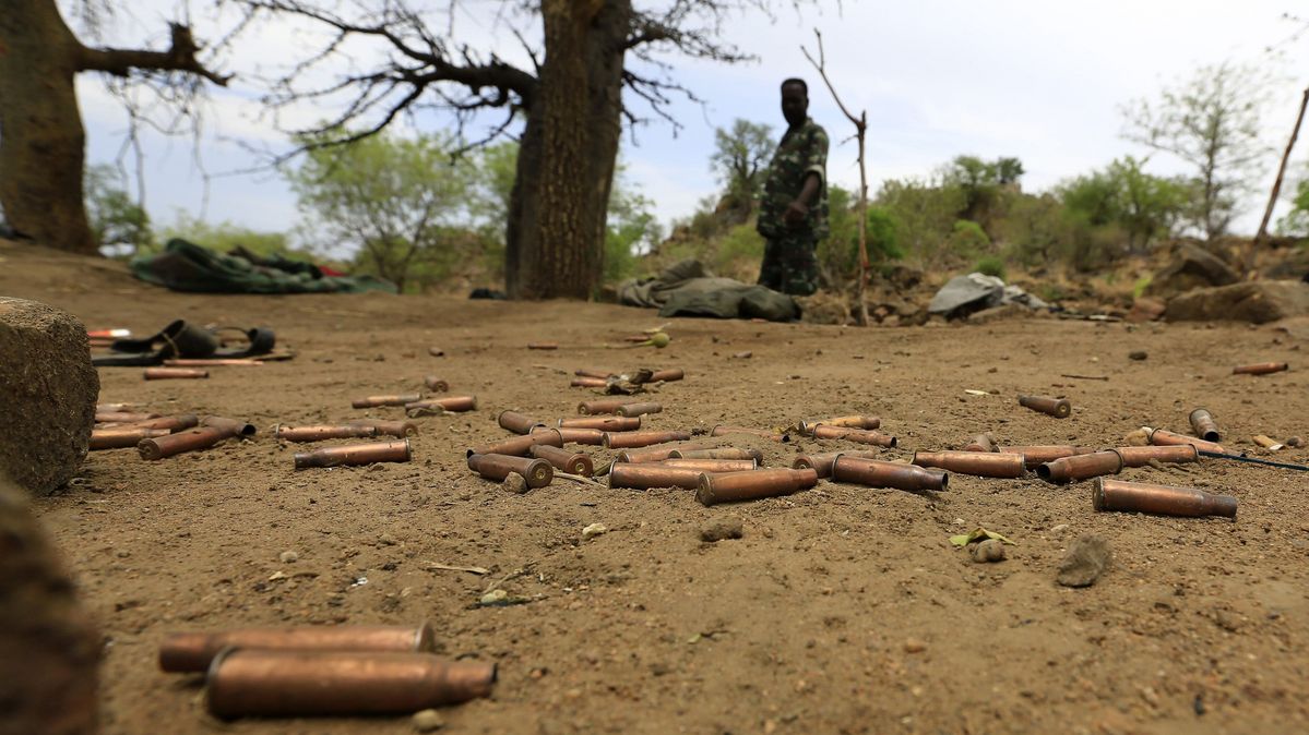 Patronenhülsen auf dem Boden