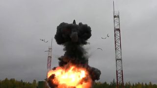 Russia test launches Topol-M intercontinental ballistic missile f