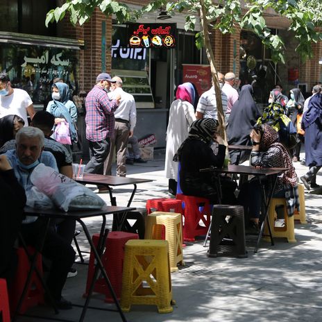 Straßenszene in Teheran kurz vor den Präsidentschaftswahlen